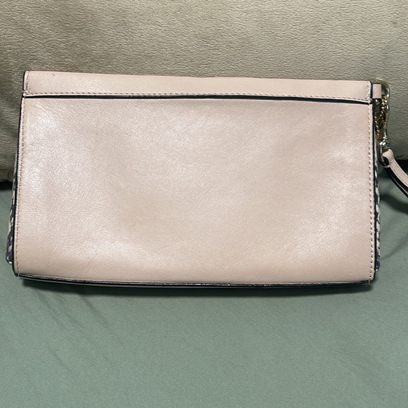 COACH WRISTLET PINK With Printed sides NWOT Medium size - Picture 6 of 7